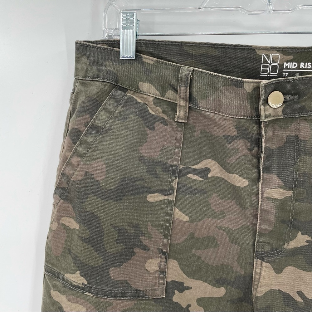 NEW! NOBO Camo Mid Rise Cropped Jeans - Picture 3 of 12